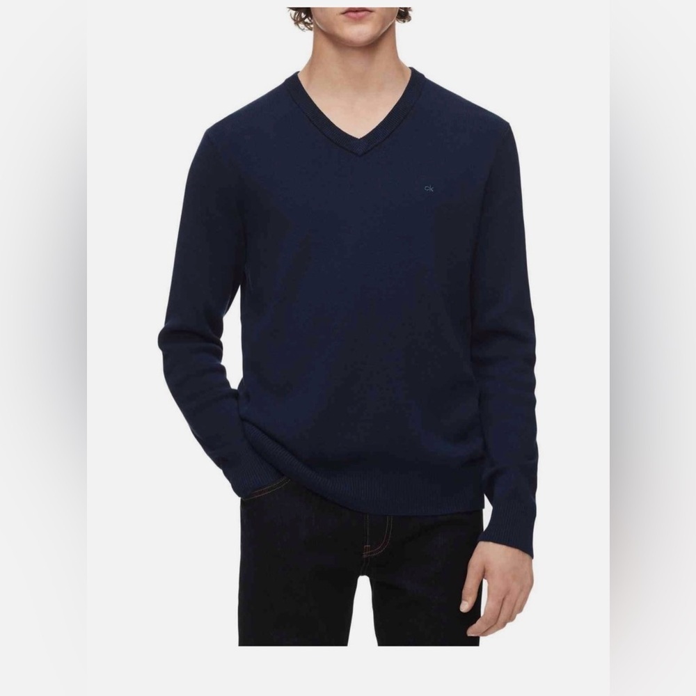 Calvin Klein Men's Ribbed V-Neck
Sweater (Navy / Size L)